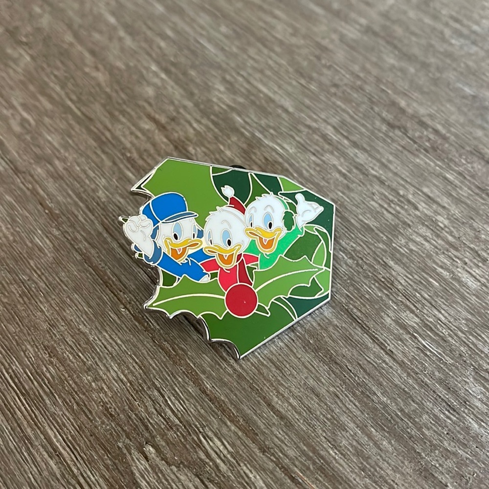 Disney Christmas pin